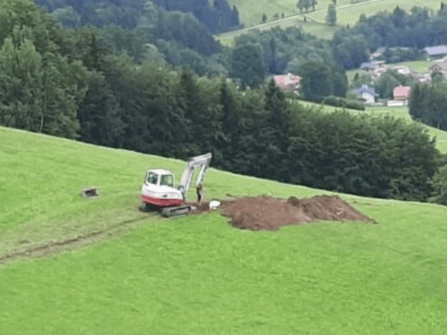 Bagger im Einsatz auf der Baustelle